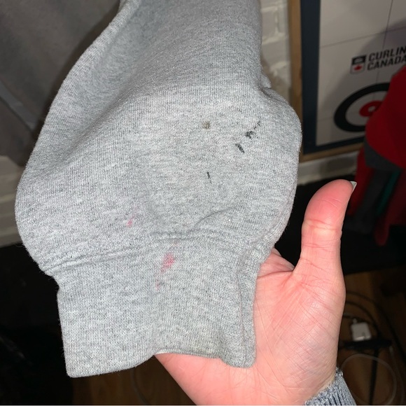 Vintage Guildan “University of Toronto Mom Crewneck” - Picture 5 of 6